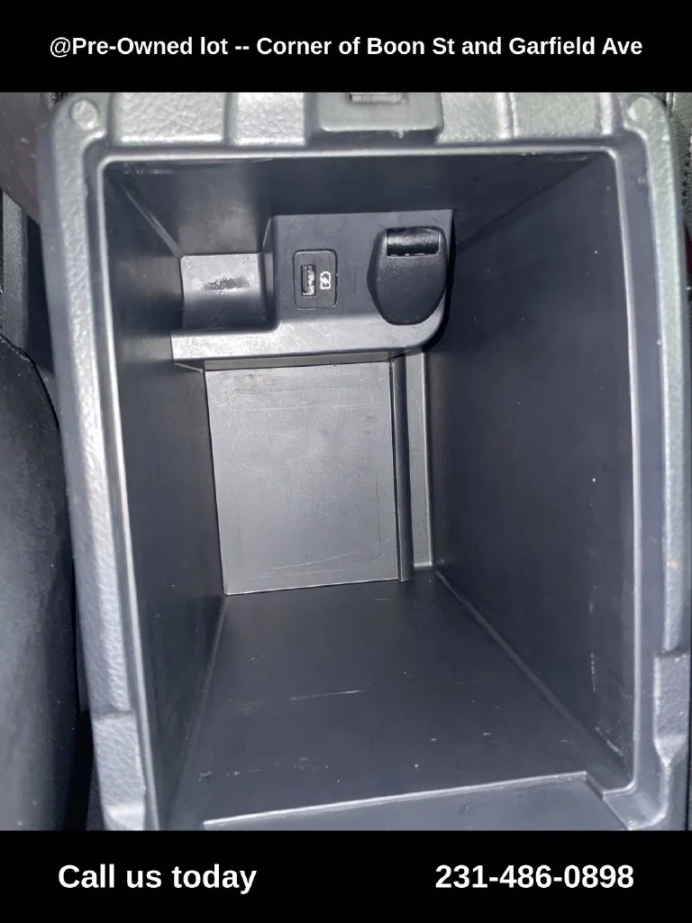 Used 2019 Gray Nissan SL image 24