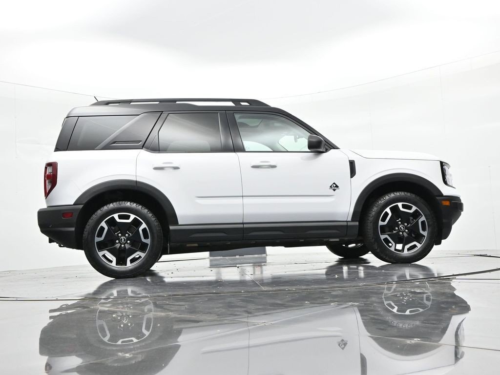 Used 2022 Oxford White Ford Outer Banks 4x4 image 23