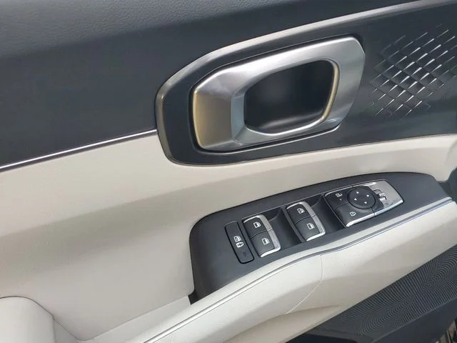 2025 Kia Sorento S - Photo 6