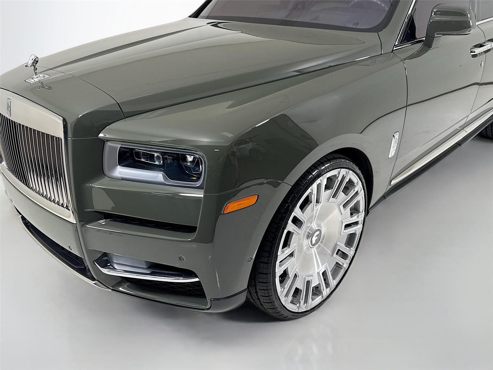 Used 2024 Silver Rolls-Royce  image 39