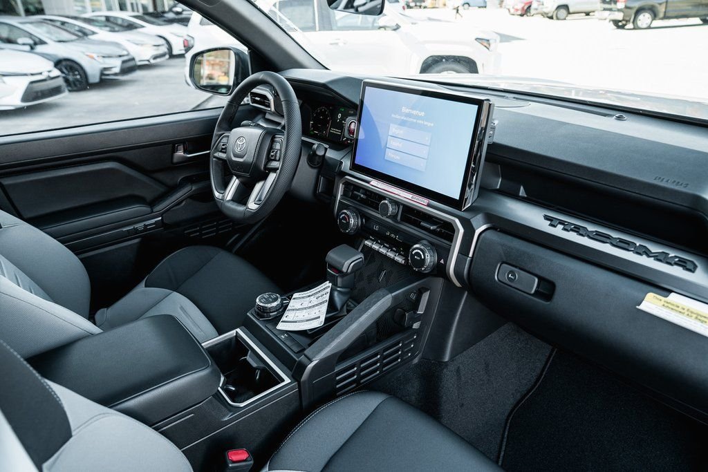 2025 Toyota Tacoma TRD Off Road - Photo 11