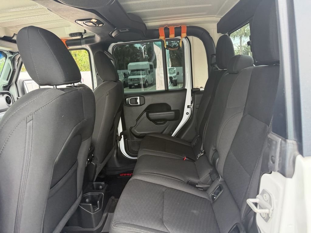 Used 2022 White Jeep Willys image 13