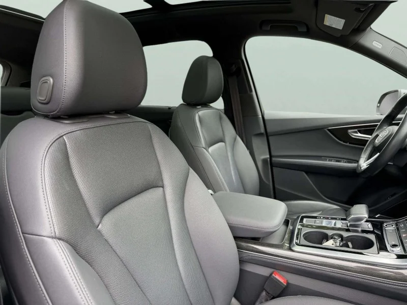 Used 2021  Audi Premium Plus image 31
