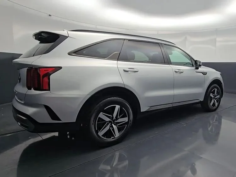 Used 2022  Kia S Sport Utility 4D image 7