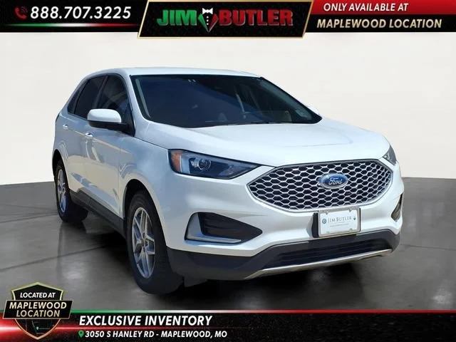 Used 2024  Ford SEL image 6