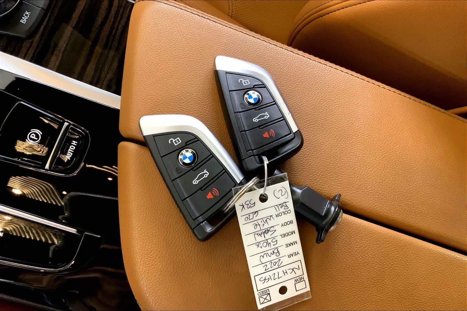 Used 2022 Alpine White BMW 540i xDrive image 14