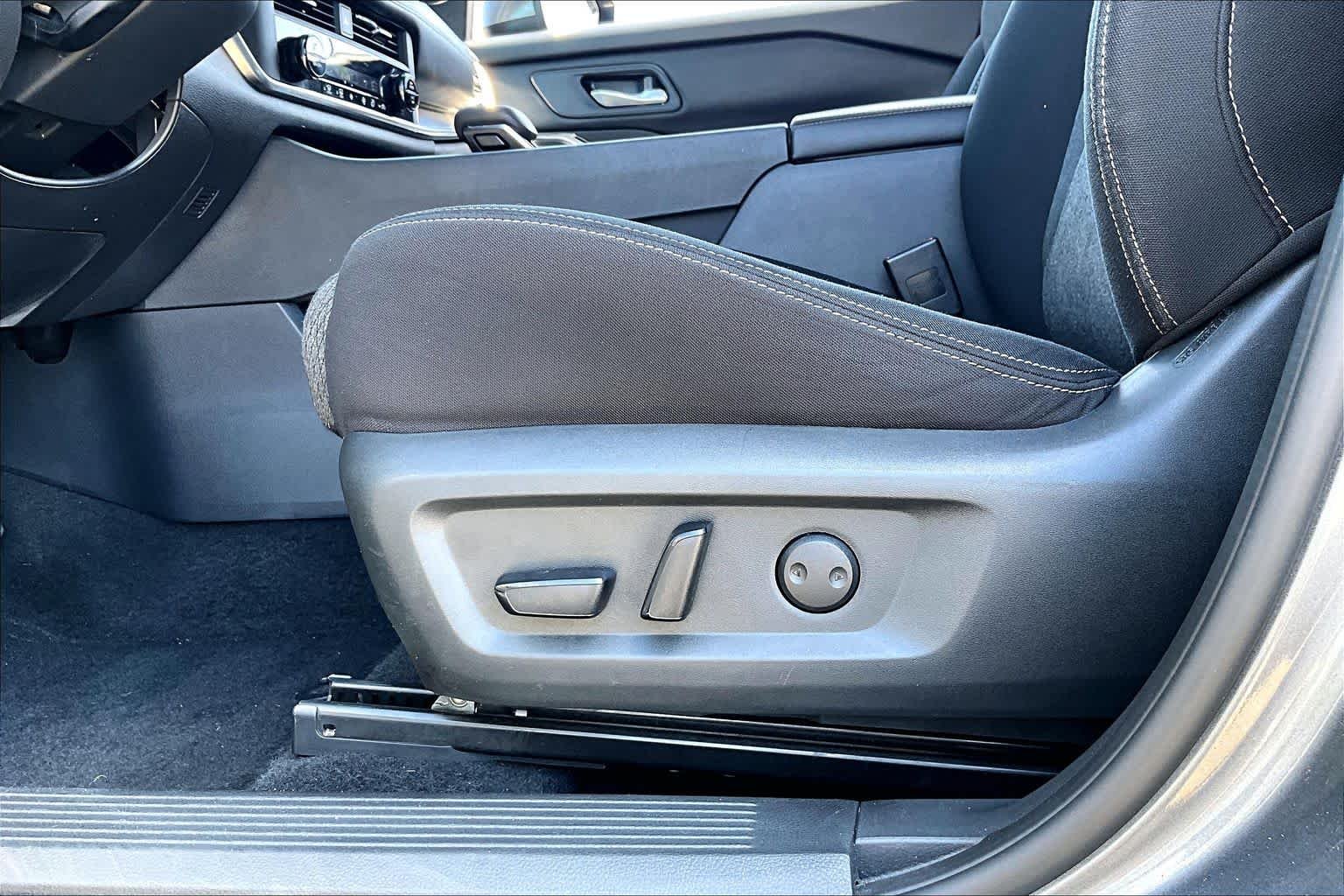 Used 2024 Gun Metallic Nissan SV image 34