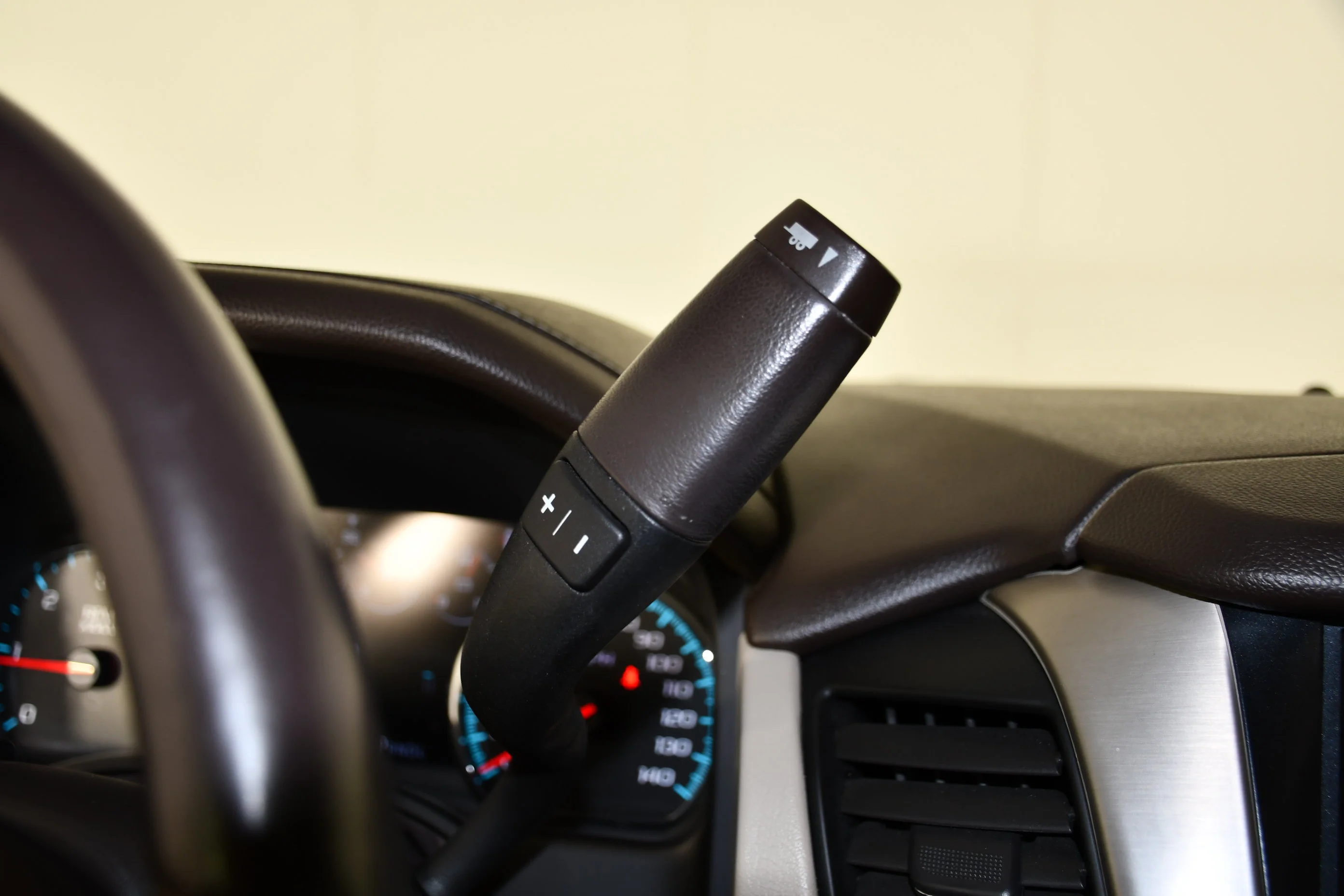 Used 2018 Onyx Black GMC Denali image 25