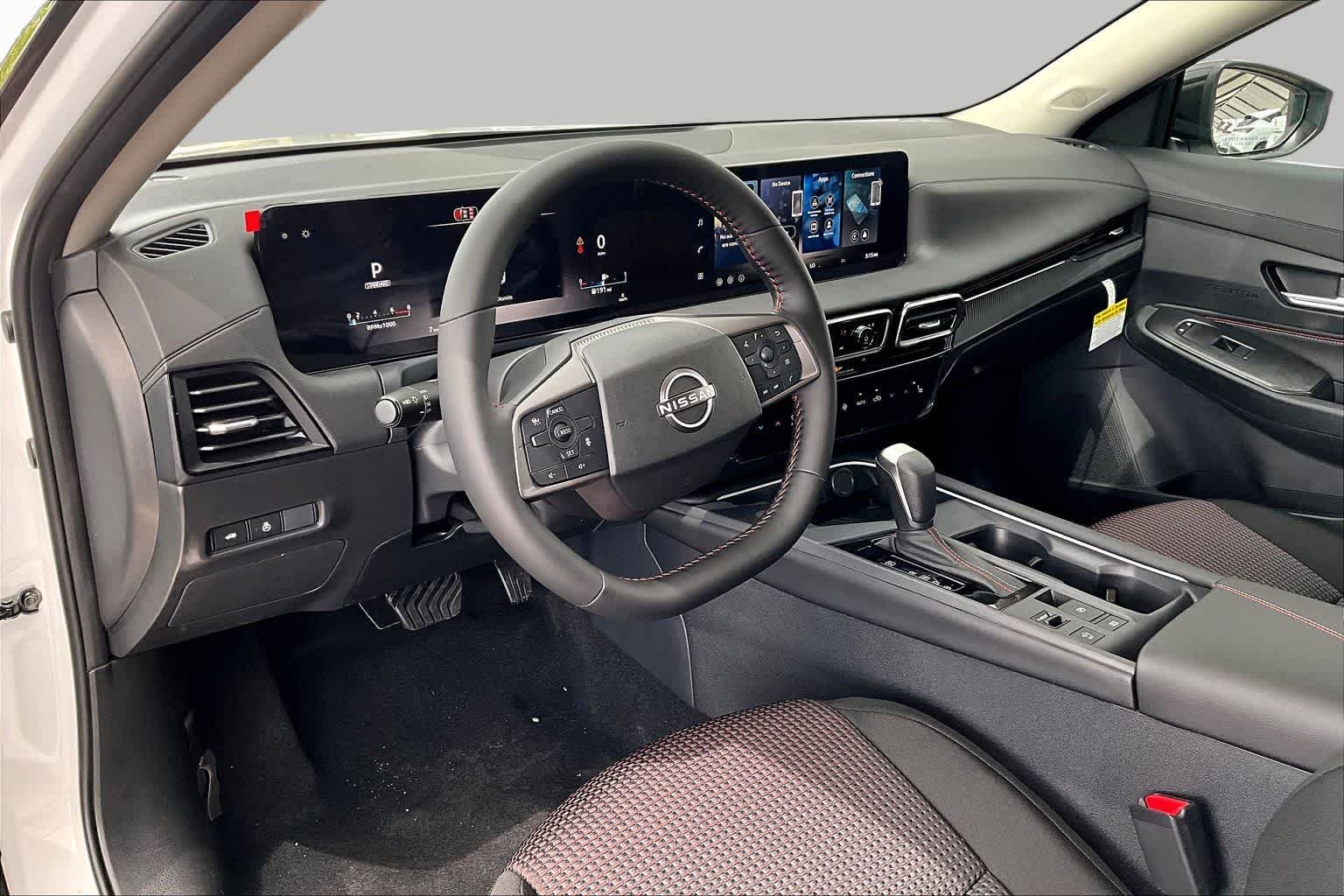 New 2026 Aspen White TriCoat / Super Black Two-tone Nissan SR image 10
