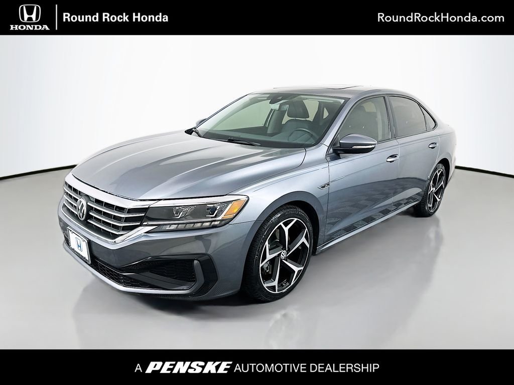 2020 Volkswagen Passat 2.0T R-Line Auto's photo