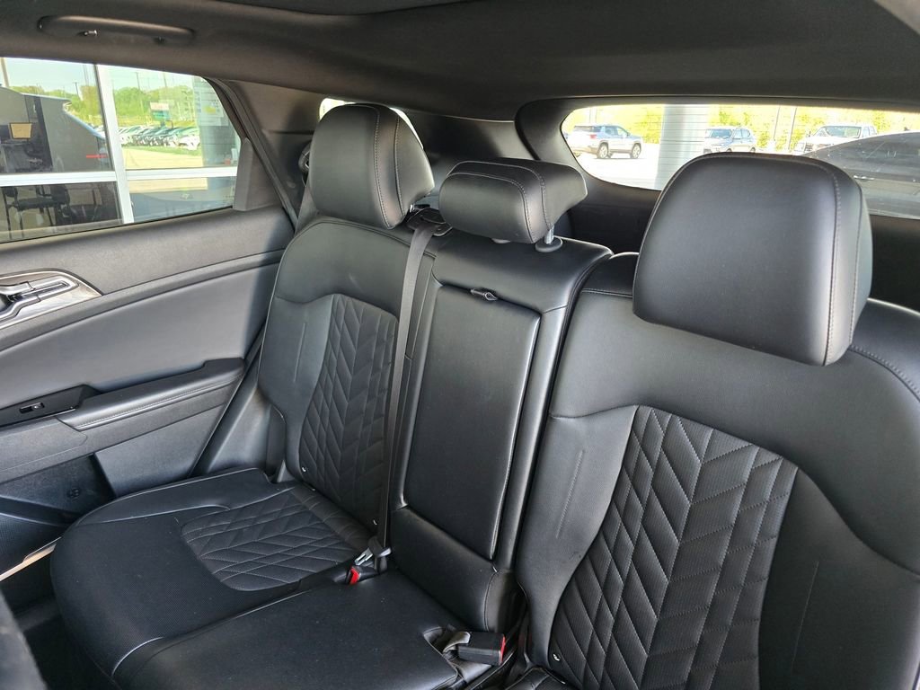 Used 2023 Red Kia X-Line image 20