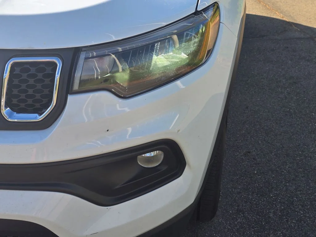 Used 2024 White Jeep Latitude image 6