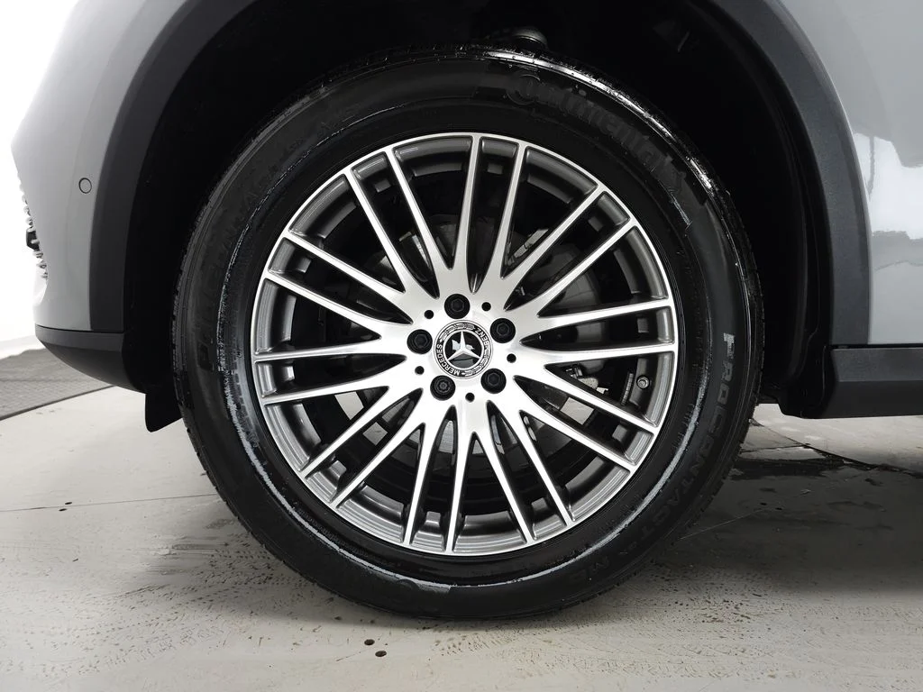 Certified Used 2026  Mercedes-Benz GLC 300 image 32