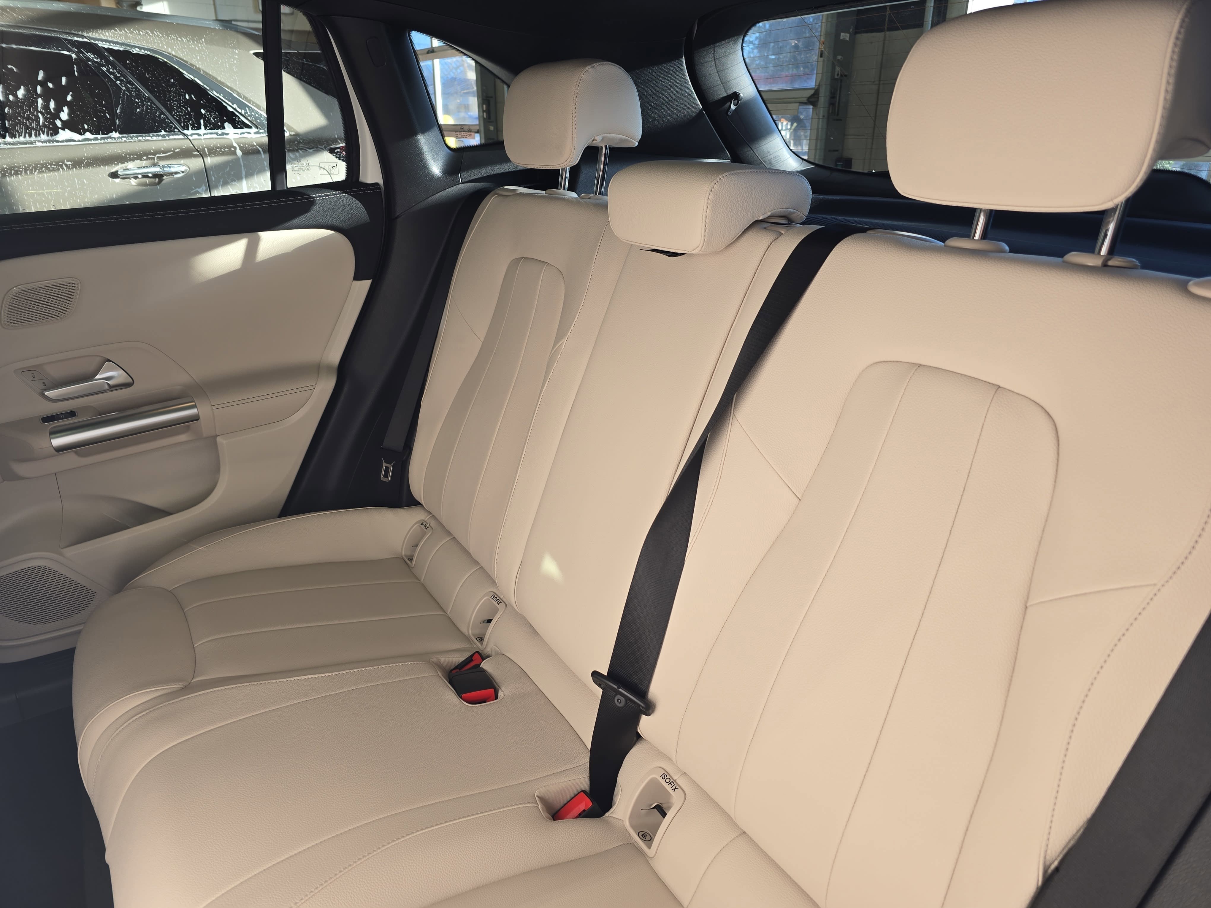 New 2026 Polar White Mercedes-Benz GLA250 image 15