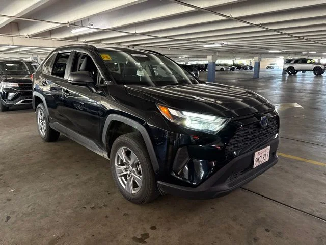 Used 2024  Toyota LE image 3