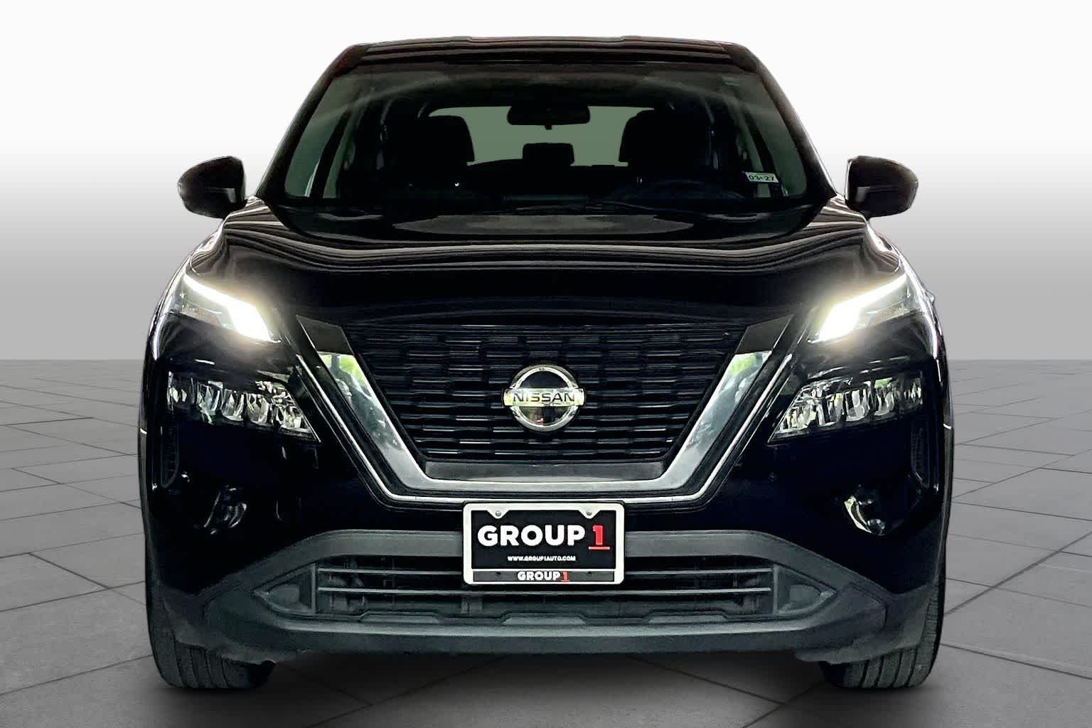 Used 2021 Super Black Nissan S image 3