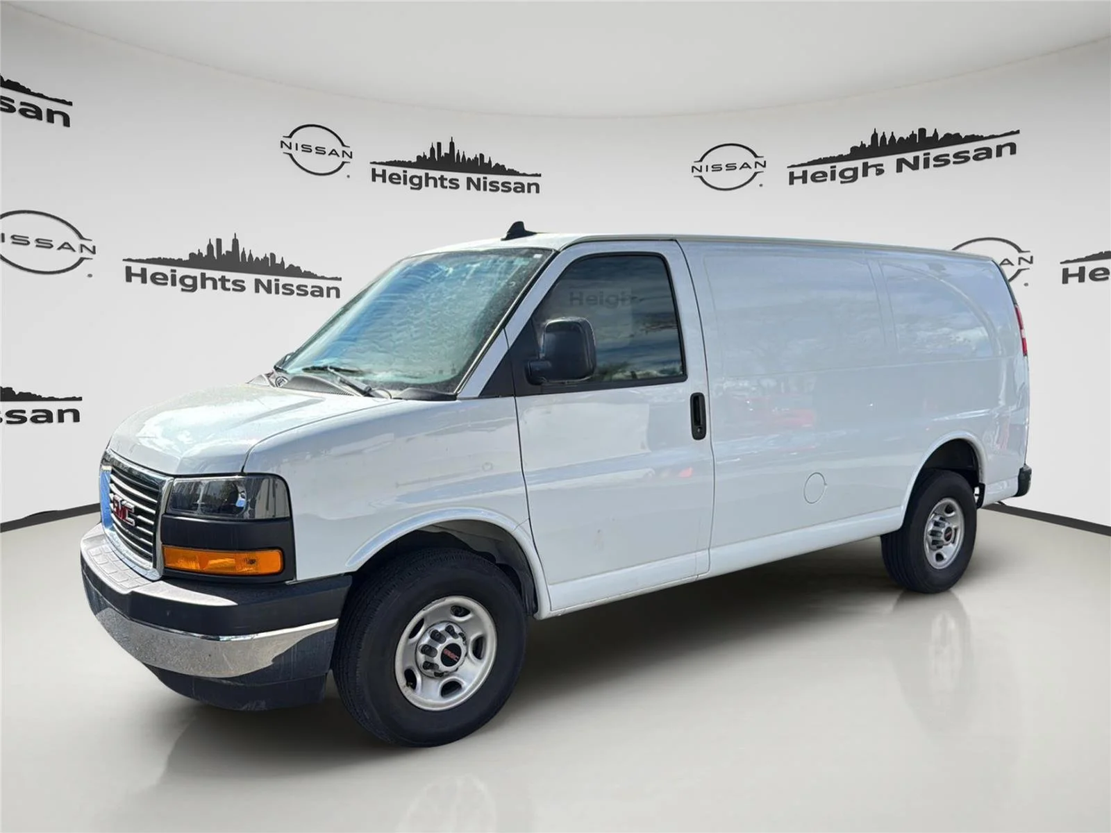 2023 GMC Savana 2500's photo