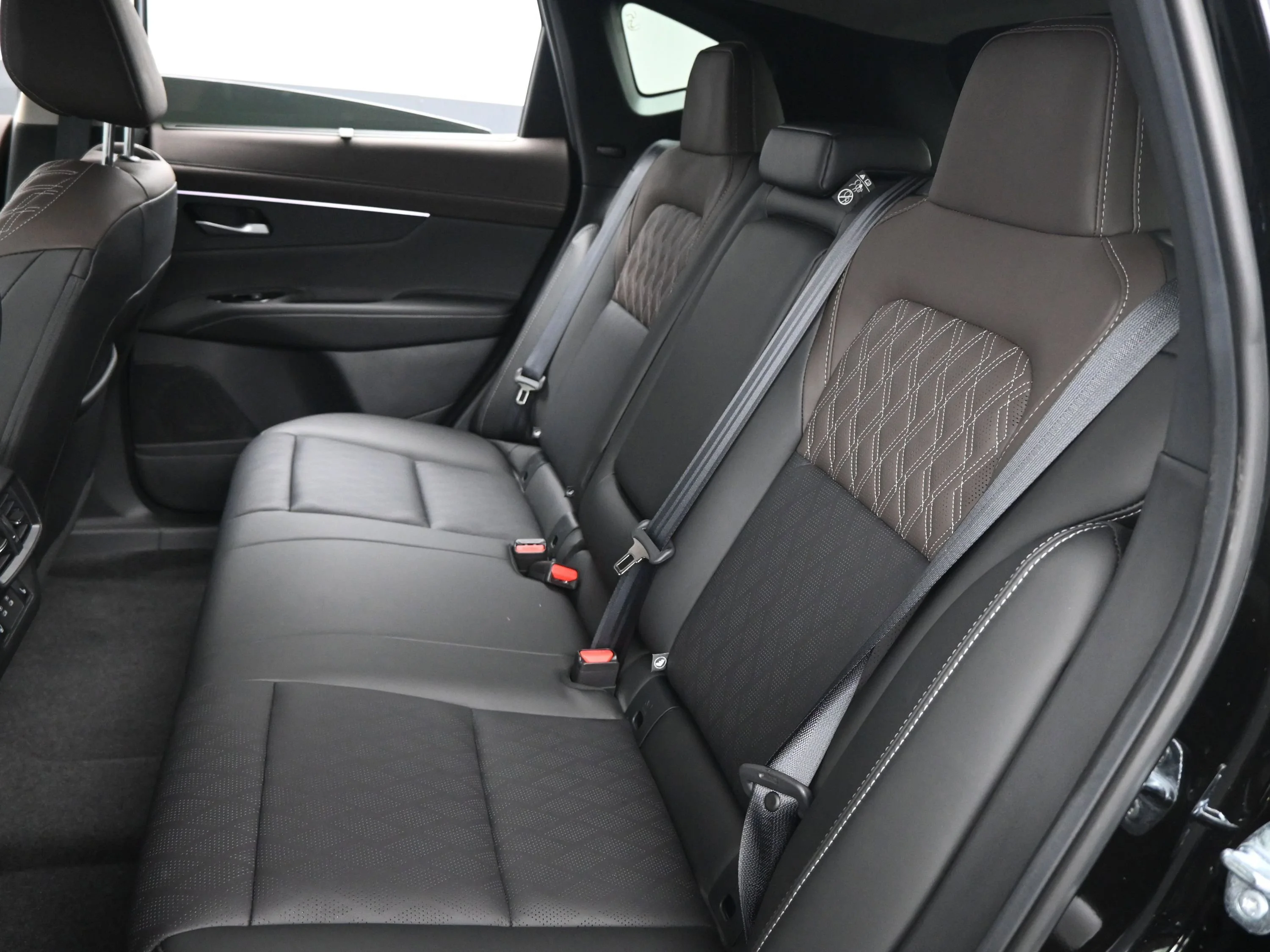 New 2026 Super Black Nissan Platinum image 11