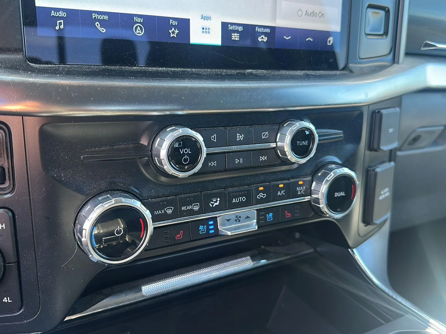 Used 2023 Agate Black Ford LARIAT image 22
