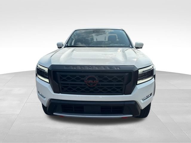 Used 2024 White Nissan PRO-4X image 8