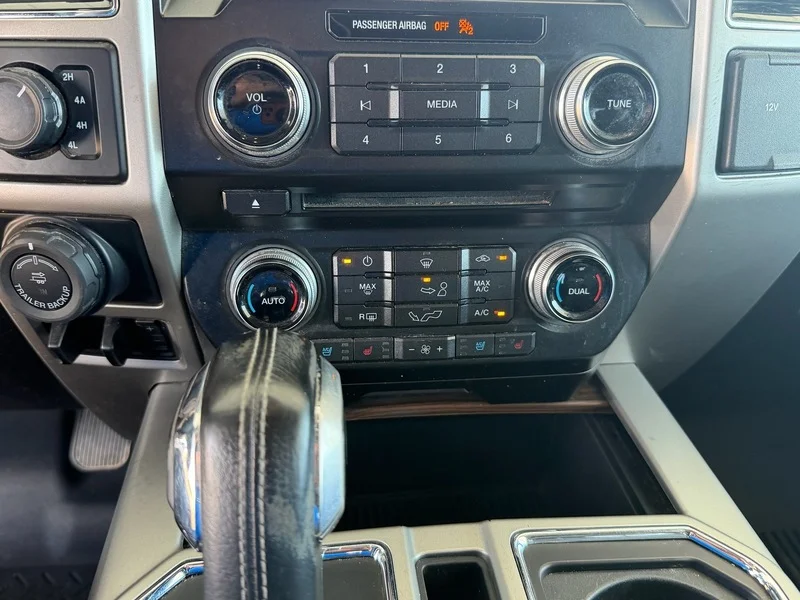Used 2017 White Platinum Me Ford XL image 13