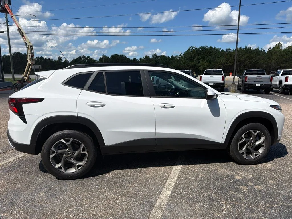 New 2026 Summit White Chevrolet LT image 6