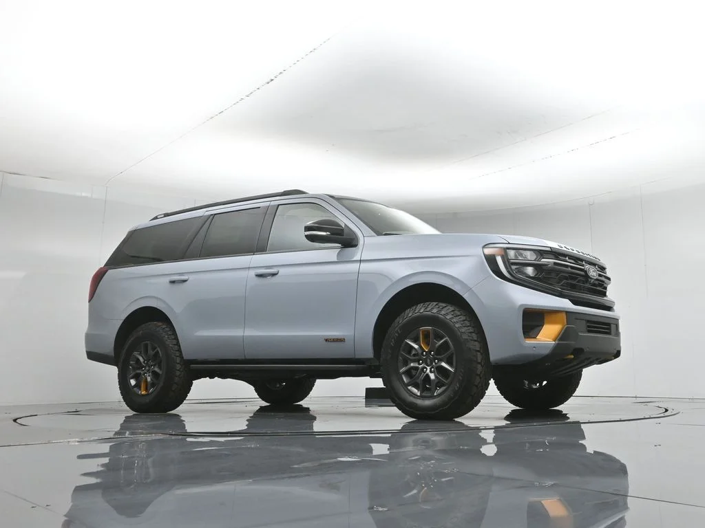 New 2026 Glacier Gray Metallic Tri-Coat Ford Tremor image 3