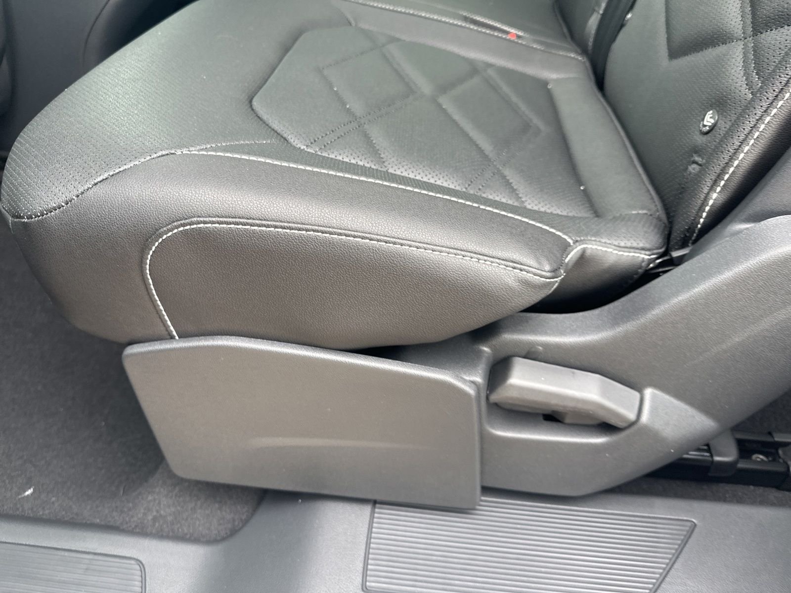 New 2026 Silver Volkswagen 2.0T SE w/Technology image 24