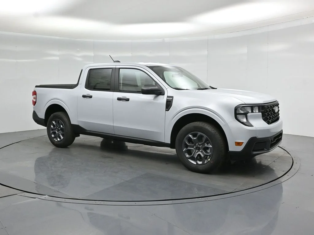 New 2026 Space White Metallic Ford XLT image 49
