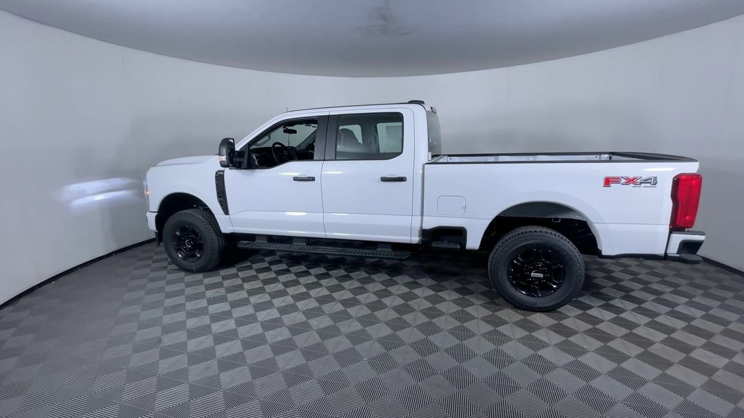 New 2026 Oxford White Ford XL image 6