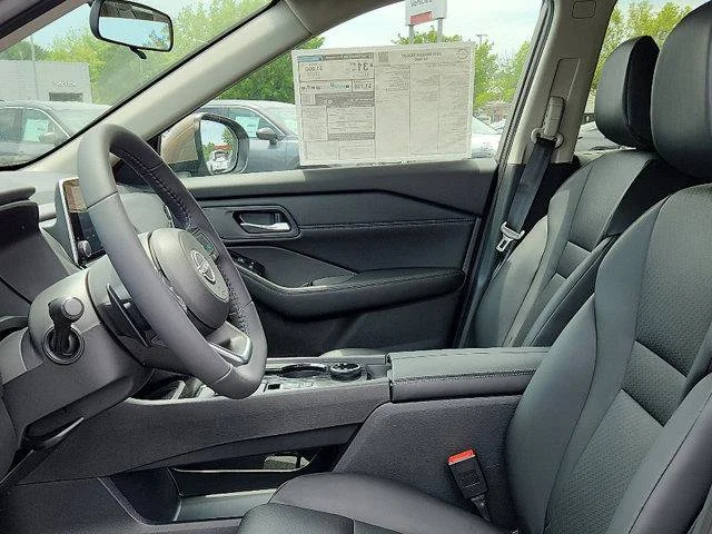 2025 Nissan Rogue SV - Photo 7