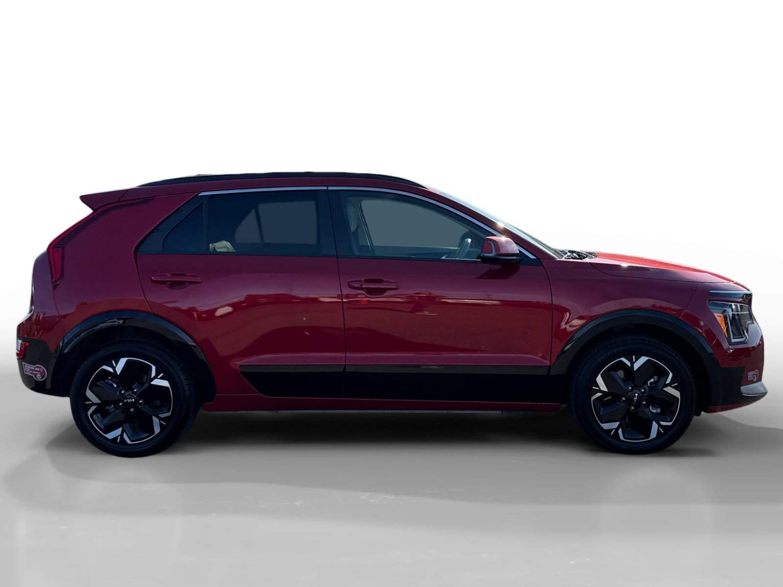 Used 2023 Red Kia Wind image 6