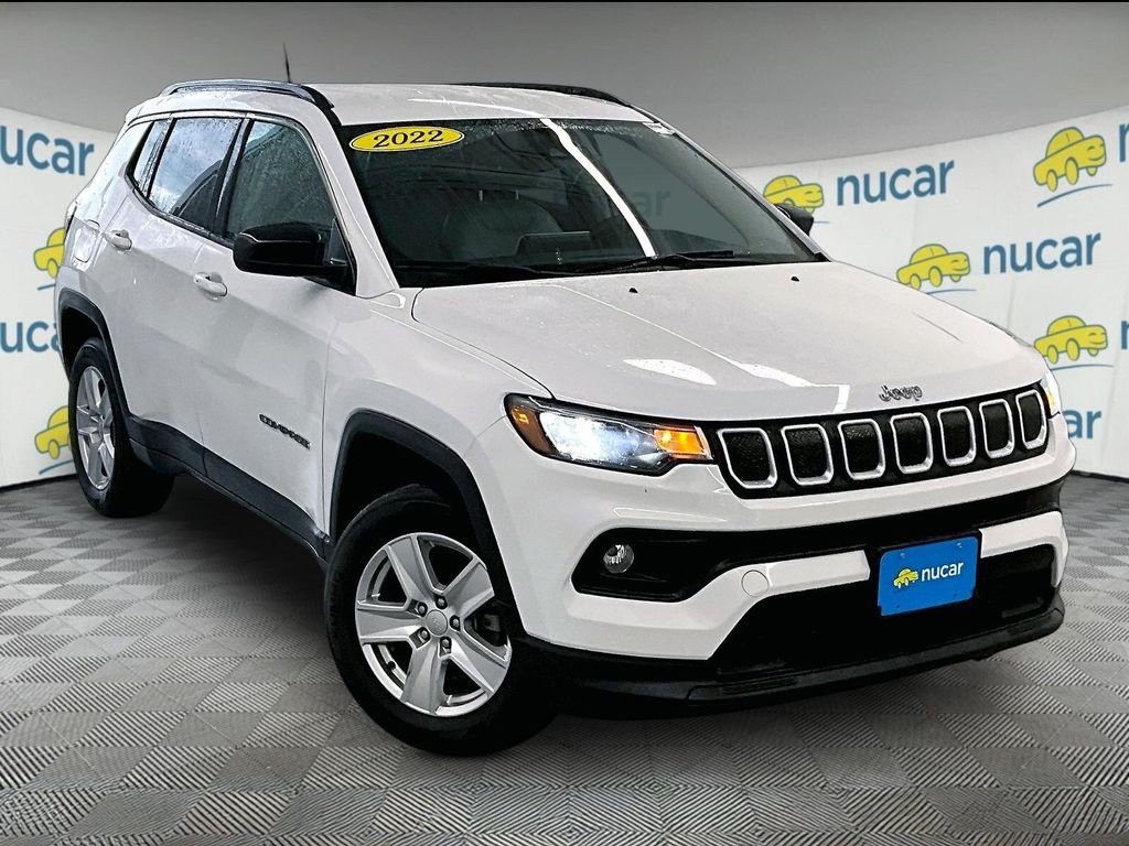 Used 2022 White Jeep Latitude image 1