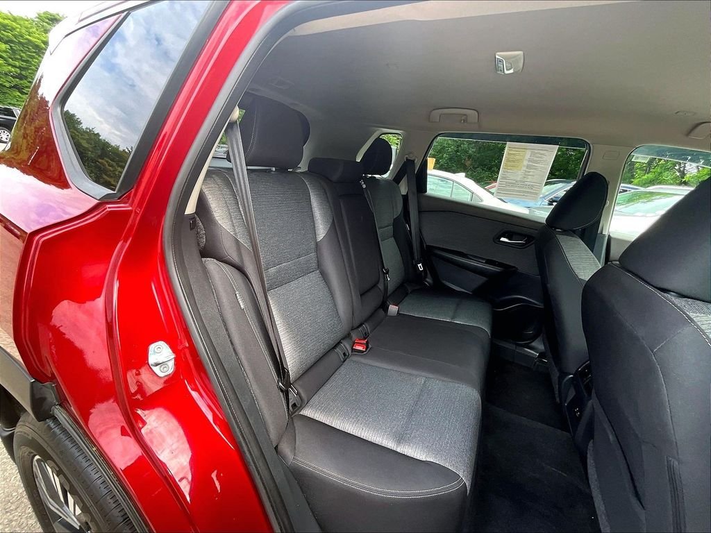 Used 2023 Red Nissan SV image 16