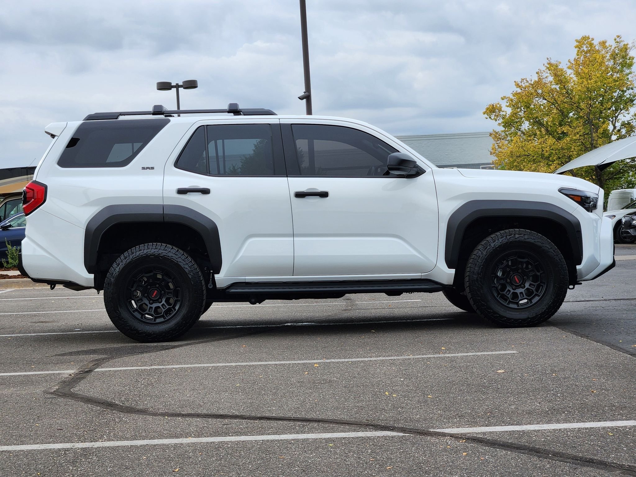 Used 2025 Ice Cap Toyota SR5 image 2