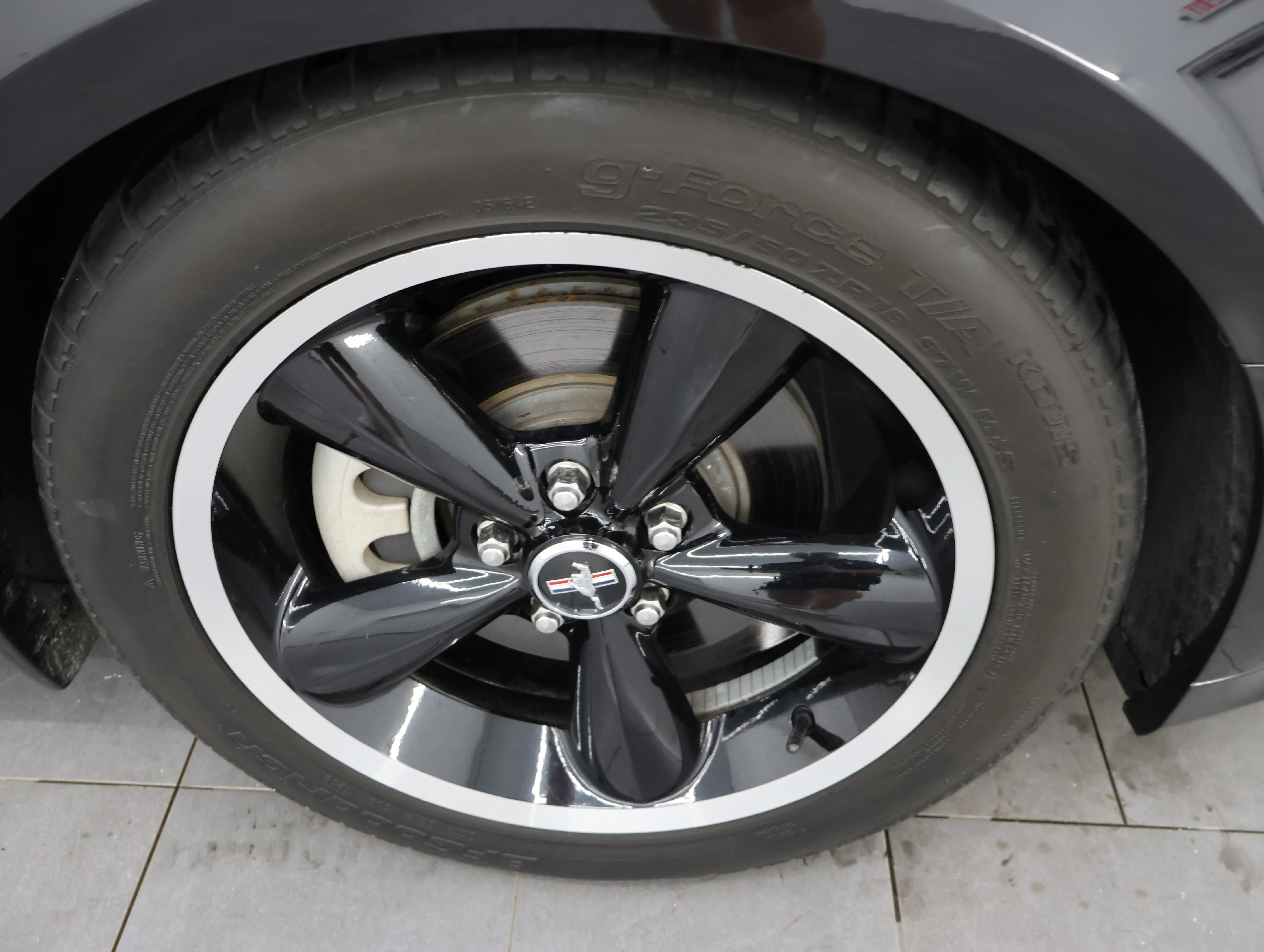 Used 2007 Black Ford GT Premium image 3