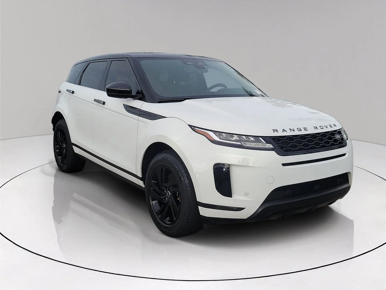 Used 2023 White Land Rover S image 3