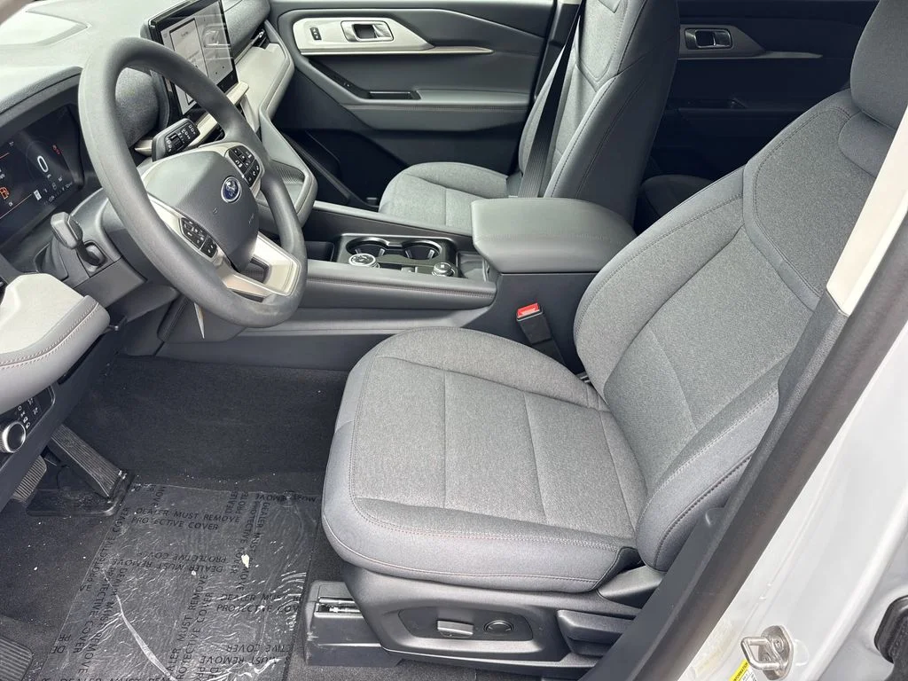 New 2026 Space White Metallic Ford Active image 9