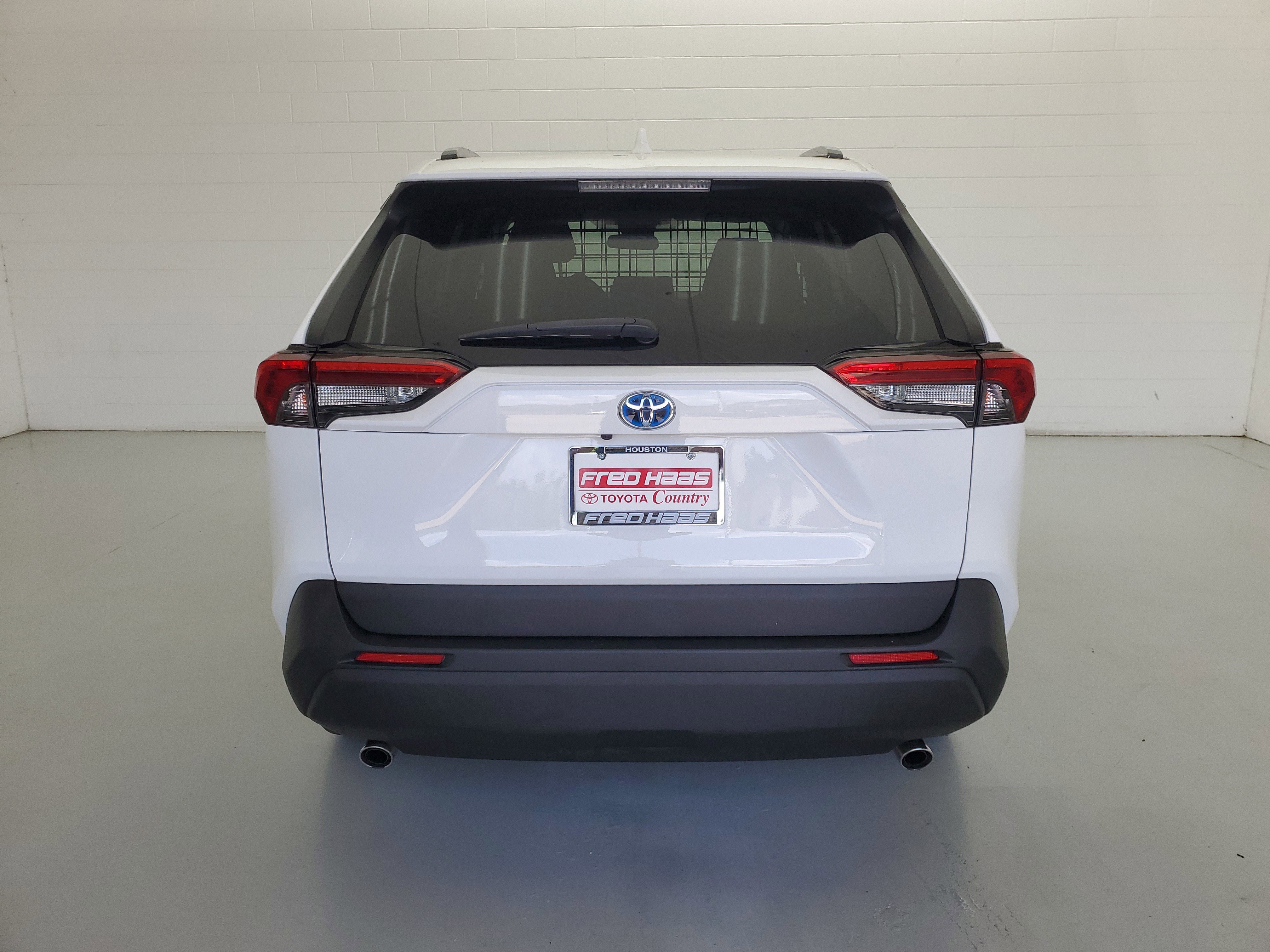 Used 2021 Super White Toyota LE image 6