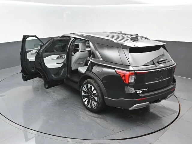 New 2027 Agate Black Metallic Ford Platinum™ image 25