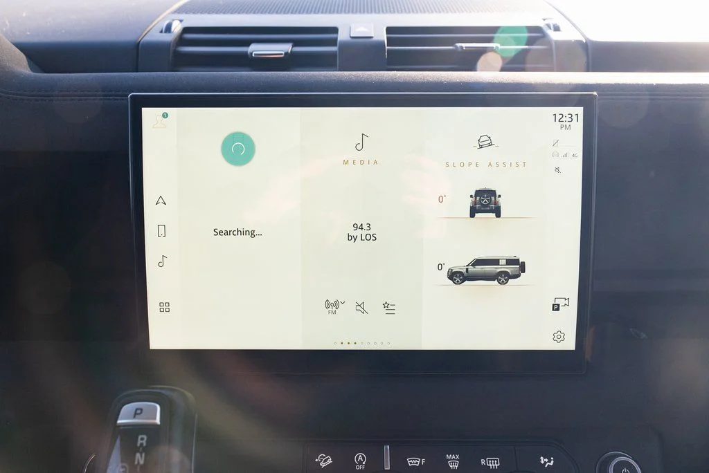 Used 2023  Land Rover X-Dynamic SE image 13