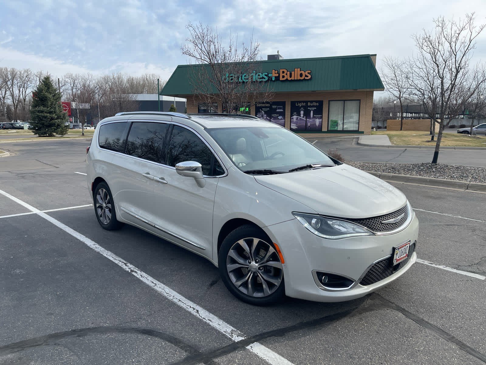 Used 2020 Chrysler Pacifica Limited with VIN 2C4RC1GG1LR128667 for sale in Brooklyn Park, Minnesota