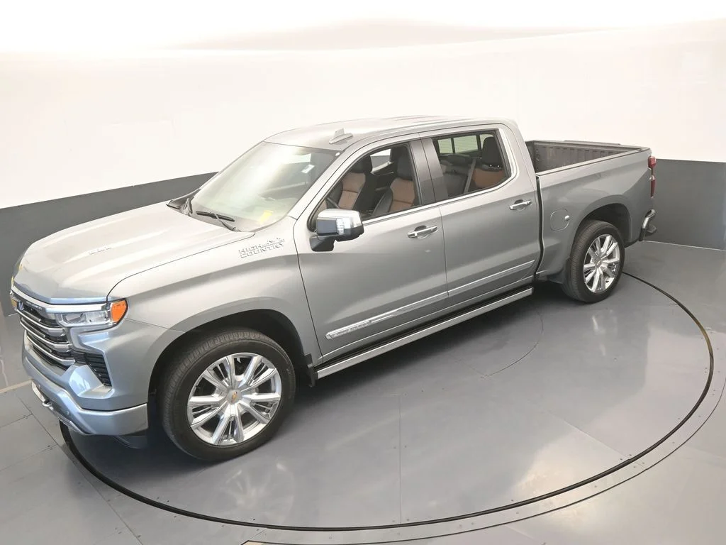 Used 2024 Sterling Gray Metallic Chevrolet High Country image 61