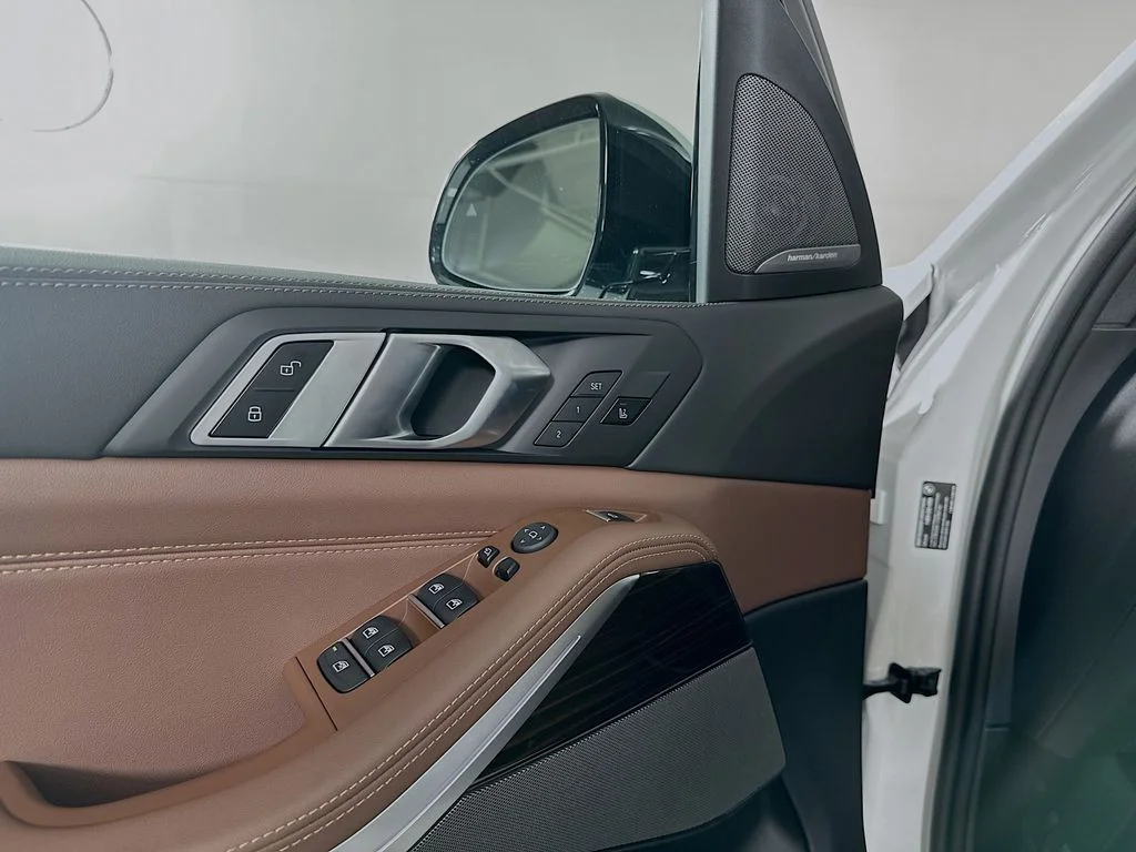 New 2026 Alpine White BMW xDrive40i image 23