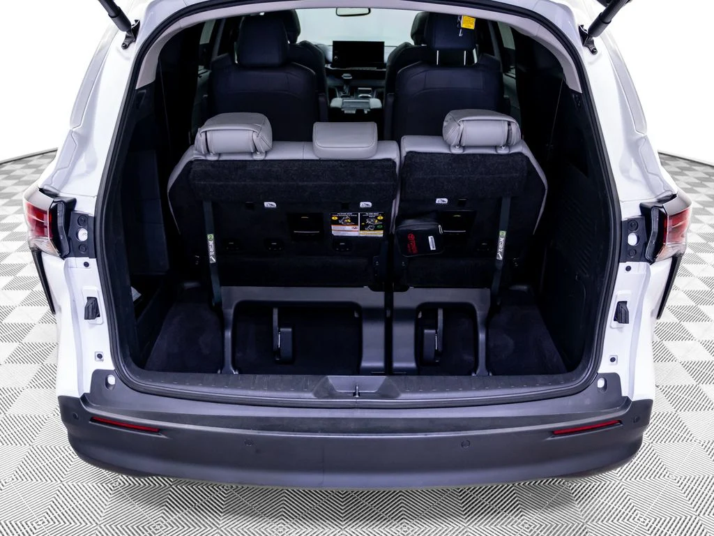 Used 2025 Beige Toyota XLE image 32