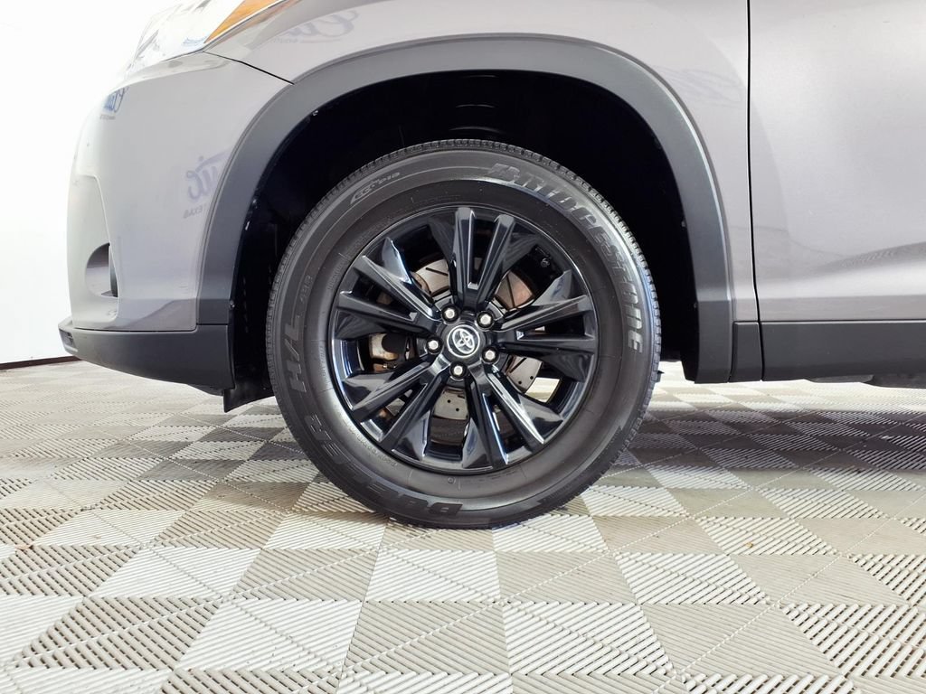 Used 2019 Predawn Gray Mi Toyota LE image 7