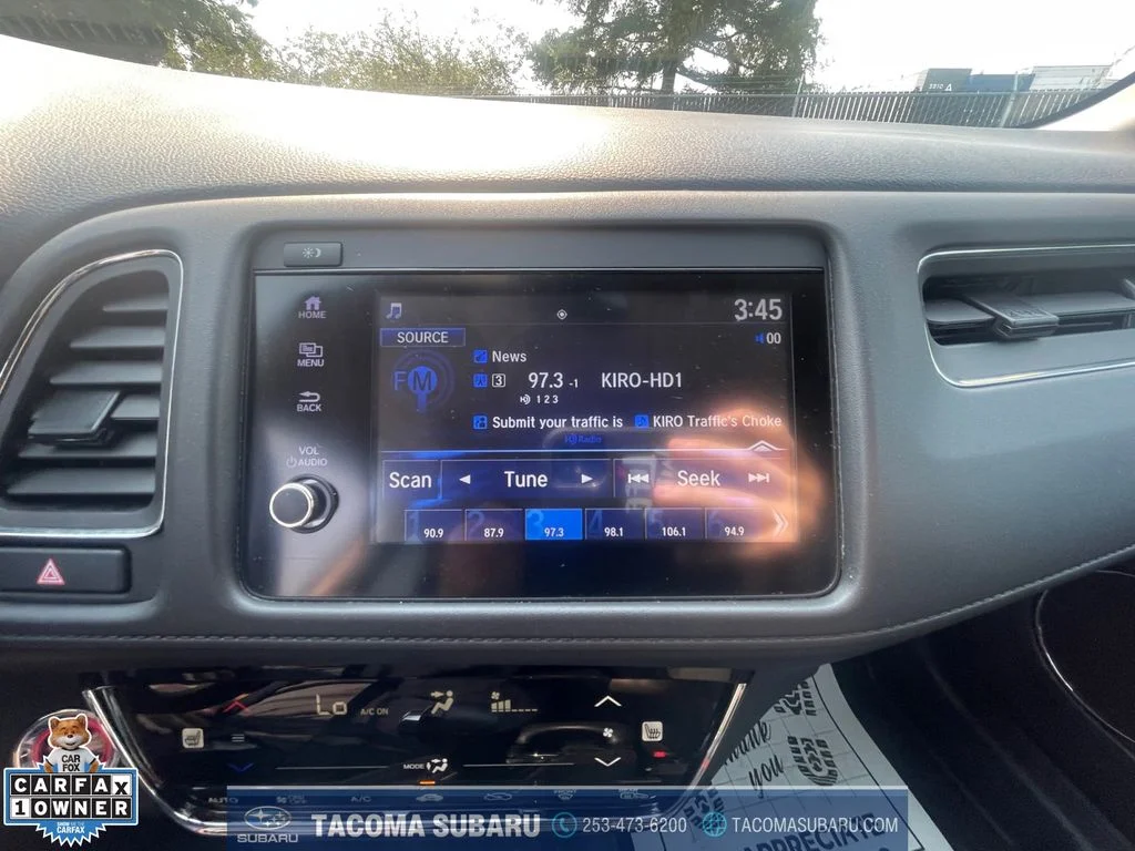 Used 2021 White Honda EX-L image 21