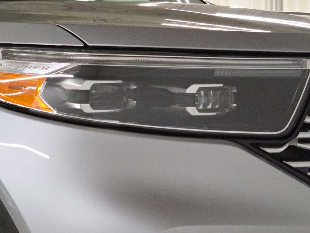 2022 Ford Explorer Platinum - Photo 14