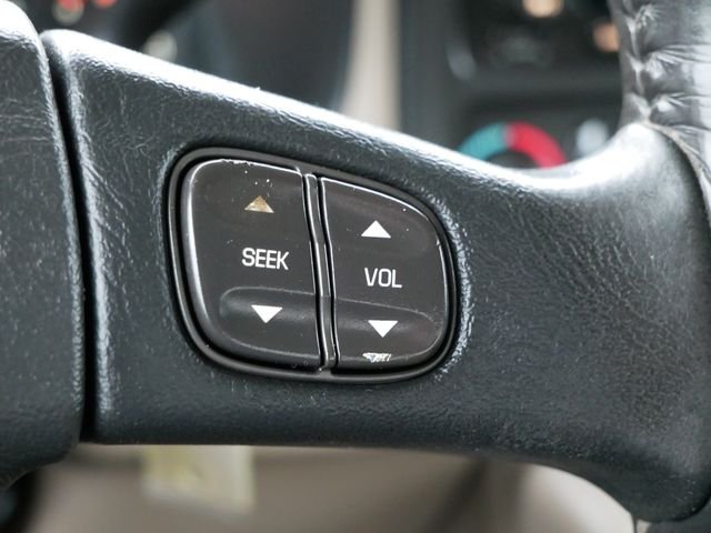 Used 2006 Summit White Chevrolet LT image 21