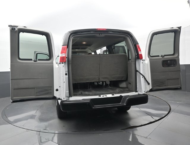 Used 2022 Summit White Chevrolet LS image 32